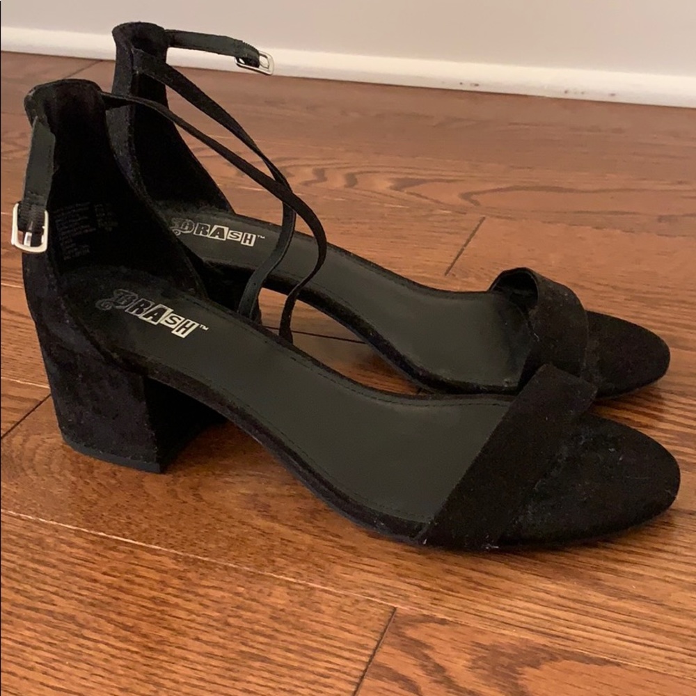 little heeled dress shoes